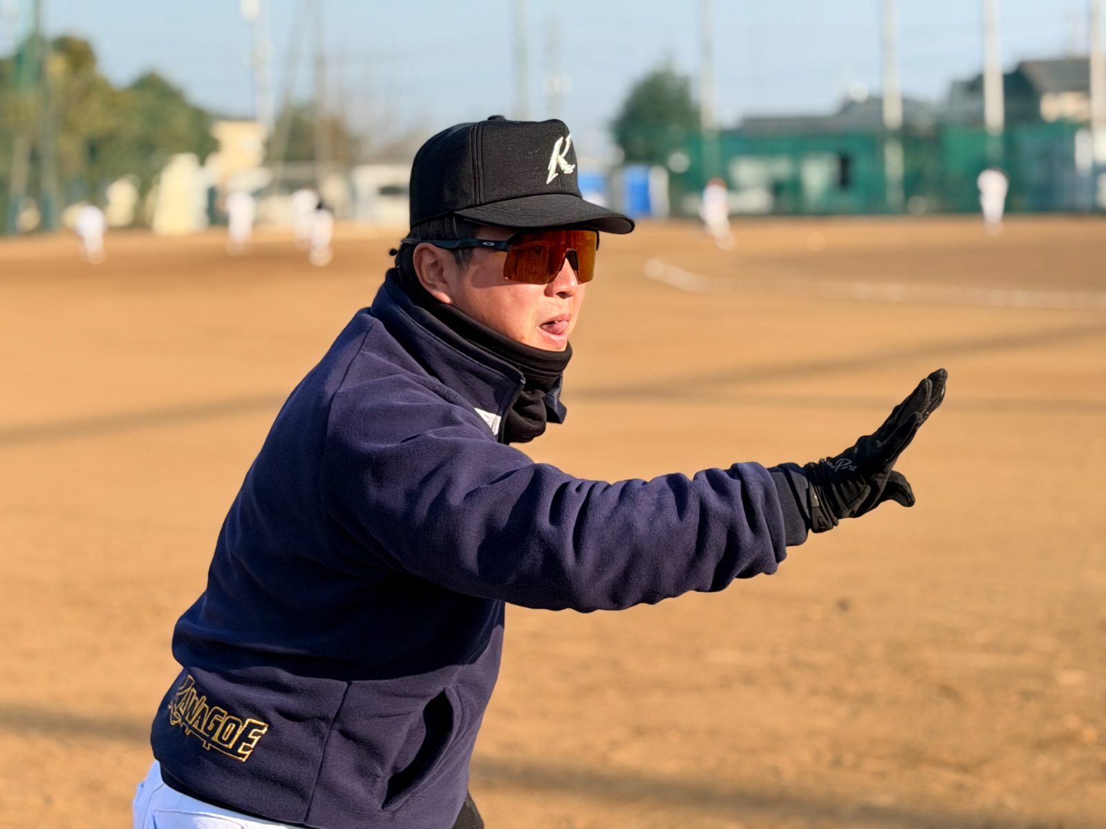 指揮を執る監督
