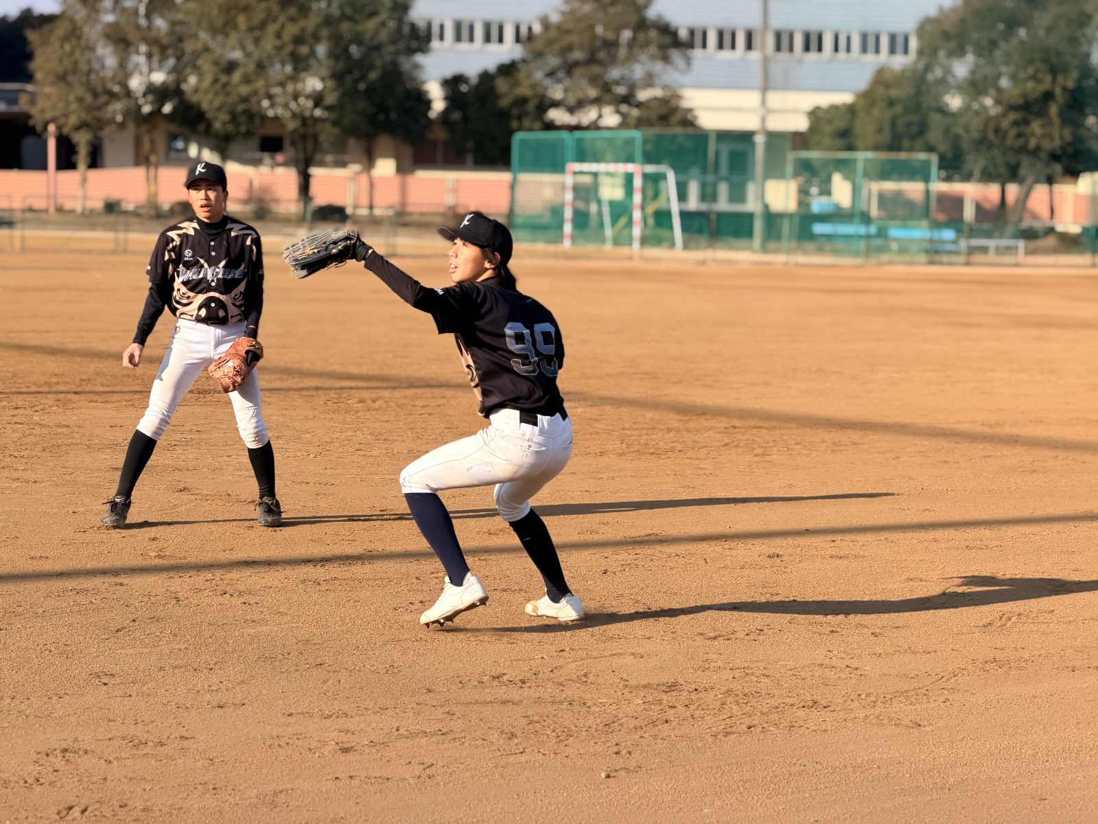 内野守備・ゴロをさばく